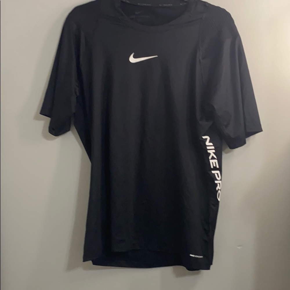 LAST CHANCE!!Nike t shirt